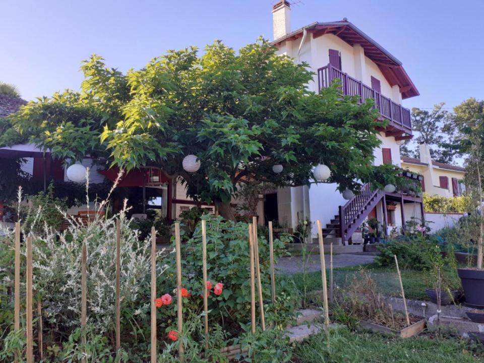 Au Bosquet, Chambre Et Salle De Bains Avec Petit Dejeuner A 600 M Du Centre Dans Un Cadre Calme Et Verdoyant Salies-de-Béarn エクステリア 写真